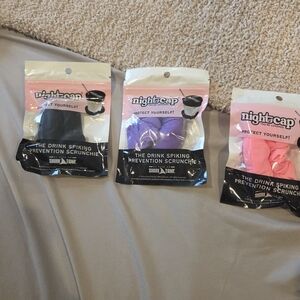 Nightcap Scrunchie with Drink Cover - Pink